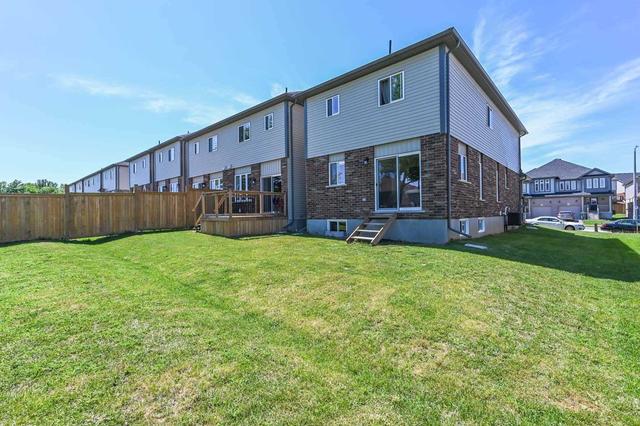18 Mccann St, House attached with 3 bedrooms, 3 bathrooms and 2 parking in Guelph ON | Image 10