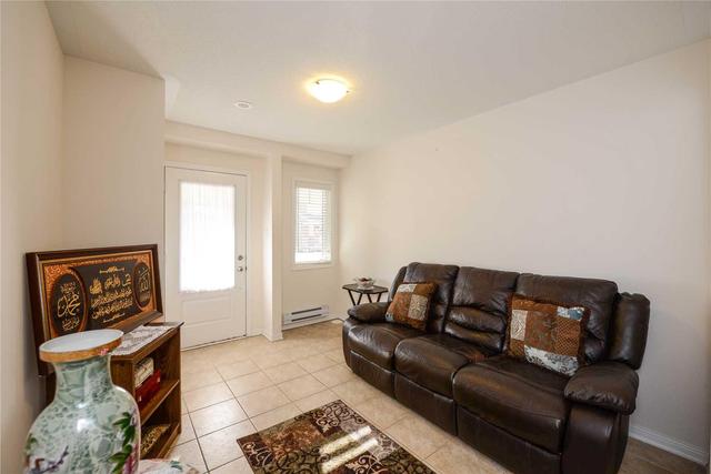 94 Suitor Crt, House attached with 2 bedrooms, 2 bathrooms and 2 parking in Milton ON | Image 2
