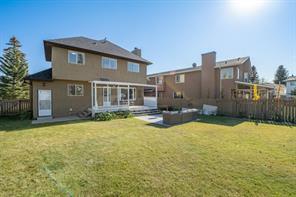 19 Edgebrook Close Nw, House detached with 4 bedrooms, 3 bathrooms and 2 parking in Calgary AB | Image 1