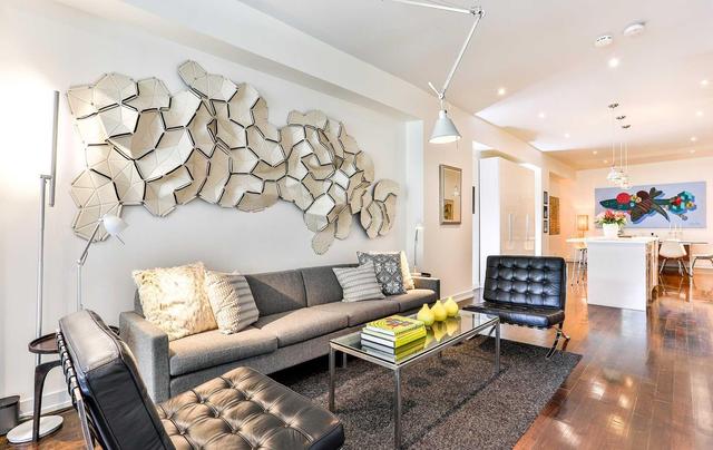 2 - 257 Euclid Ave, Townhouse with 2 bedrooms, 2 bathrooms and 1 parking in Toronto ON | Image 4