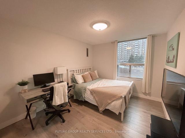 317 - 20 Edgecliff Gfwy, Condo with 3 bedrooms, 2 bathrooms and 1 parking in Toronto ON | Image 7