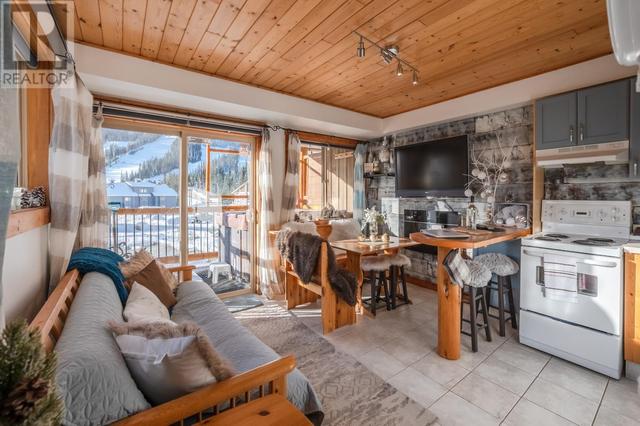 161 Clearview Crescent Unit# 204, 205, 206, Condo with 1 bedrooms, 1 bathrooms and null parking in Okanagan Similkameen I BC | Image 3
