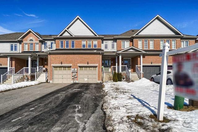 44 Dewell Cres, House attached with 3 bedrooms, 3 bathrooms and 3 parking in Clarington ON | Image 35