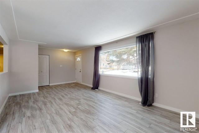 1028 Mony Penny Cr, House detached with 3 bedrooms, 2 bathrooms and 4 parking in Edmonton AB | Image 5