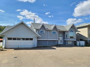 10322 90 Street, House detached with 4 bedrooms, 3 bathrooms and 6 parking in Northern Sunrise County AB | Image 14