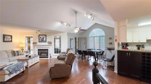 10419 Pinetree Drive, House detached with 5 bedrooms, 2 bathrooms and 10 parking in Lambton Shores ON | Image 45
