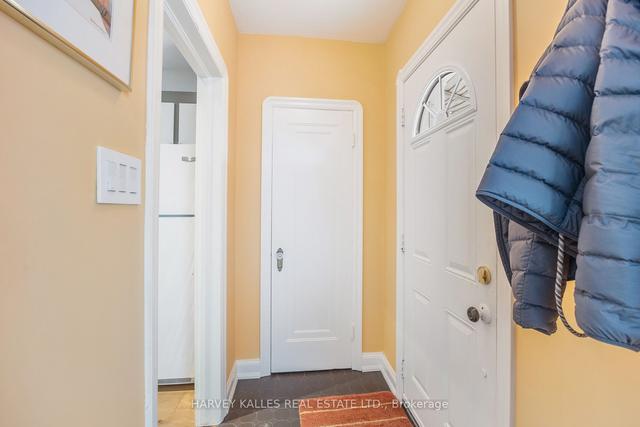 19 Danesbury Ave, House detached with 2 bedrooms, 2 bathrooms and 2 parking in Toronto ON | Image 27
