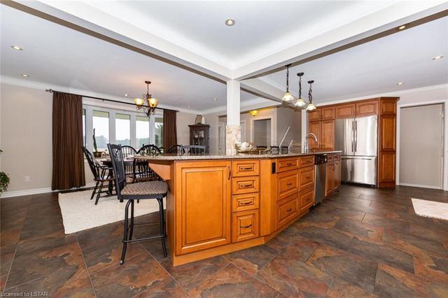 9351 Glendon Drive, House detached with 4 bedrooms, 2 bathrooms and 9 parking in Strathroy Caradoc ON | Image 28