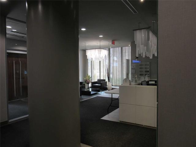 1802 - 126 Simcoe St, Condo with 1 bedrooms, 1 bathrooms and 0 parking in Toronto ON | Image 8