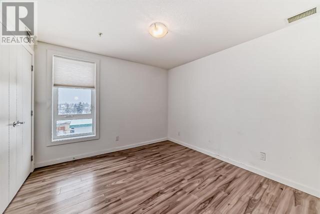 304, - 1629 38 Street Sw, Condo with 2 bedrooms, 2 bathrooms and 1 parking in Calgary AB | Image 32