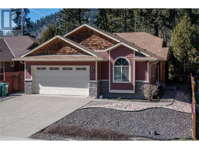 2174 Norris Avenue, House detached with 3 bedrooms, 2 bathrooms and 2 parking in Lumby BC | Image 1