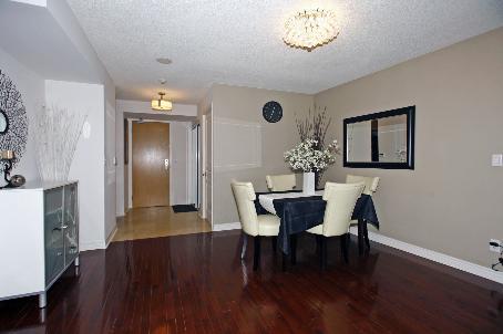 lph7 - 509 Beecroft Rd, Condo with 2 bedrooms, 2 bathrooms and 2 parking in Toronto ON | Image 2