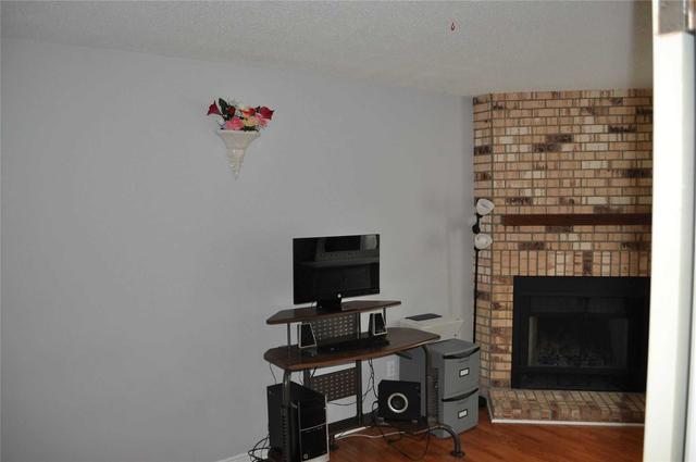 49 Blair Cres, House detached with 4 bedrooms, 3 bathrooms and 6 parking in Barrie ON | Image 10