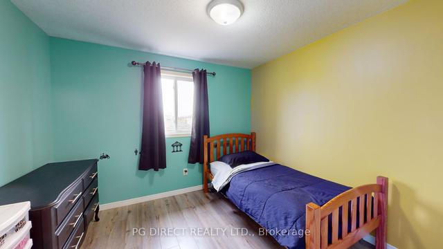 26 Simmonds Dr, House semidetached with 3 bedrooms, 3 bathrooms and 3 parking in Guelph ON | Image 2