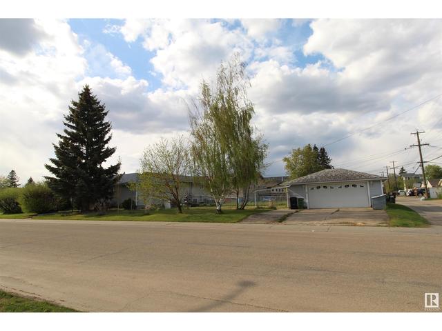 15630 103 Av Nw Nw, House detached with 3 bedrooms, 1 bathrooms and null parking in Edmonton AB | Card Image
