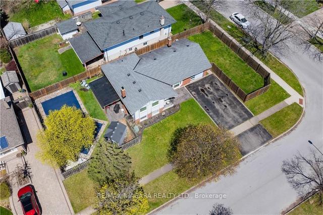 7959 Thorton St, House detached with 3 bedrooms, 2 bathrooms and 5 parking in Niagara Falls ON | Image 24