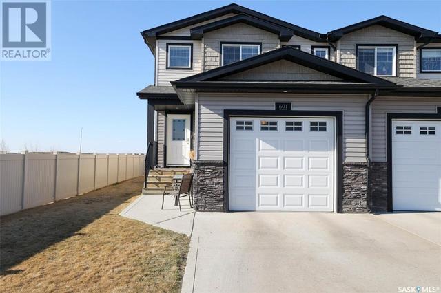 601 - 2 Savanna Crescent, House attached with 3 bedrooms, 4 bathrooms and null parking in Pilot Butte SK | Image 4