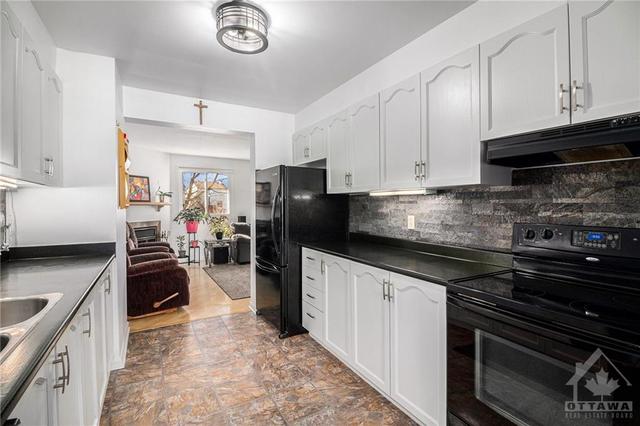80 Castlegreen Private, Townhouse with 3 bedrooms, 3 bathrooms and 2 parking in Ottawa ON | Image 13