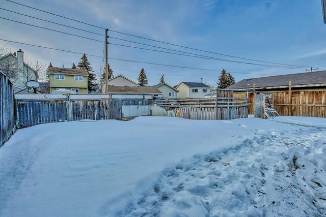 107 Erin Woods Drive Se, House detached with 5 bedrooms, 2 bathrooms and 2 parking in Calgary AB | Image 35