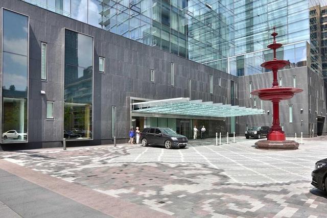3401 - 50 Yorkville Ave, Condo with 2 bedrooms, 3 bathrooms and 2 parking in Toronto ON | Image 2