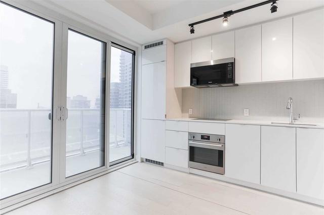 2608 - 7 Grenville St, Condo with 0 bedrooms, 1 bathrooms and 0 parking in Toronto ON | Image 1