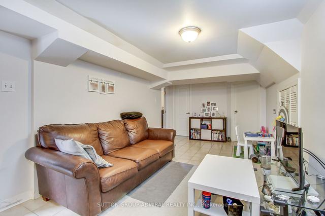 194 Cocksfield Ave, House detached with 3 bedrooms, 2 bathrooms and 8 parking in Toronto ON | Image 22