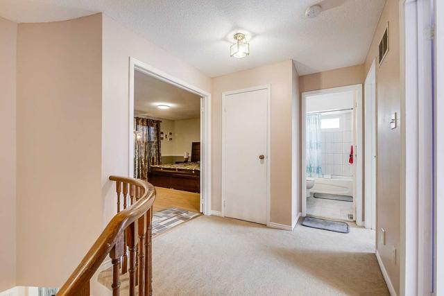6 Nemo Cres, House detached with 3 bedrooms, 4 bathrooms and 5 parking in Brampton ON | Image 8