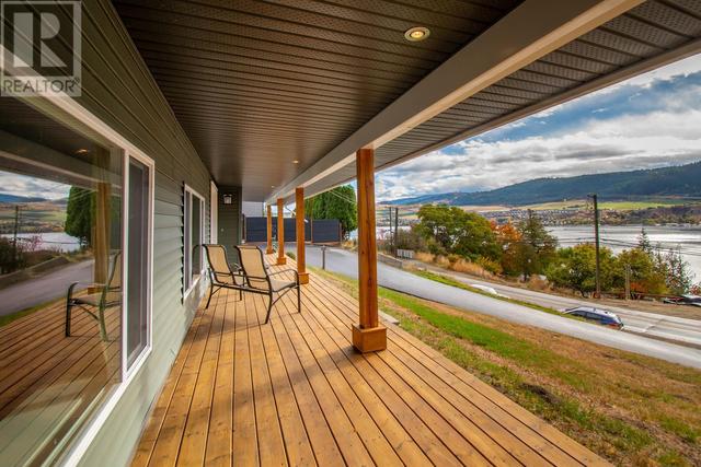 7715 Tronson Road, House detached with 5 bedrooms, 3 bathrooms and 6 parking in Vernon BC | Image 6