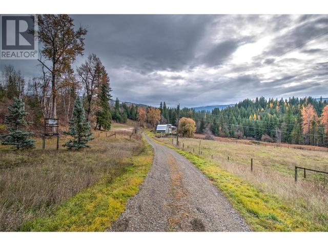 538 North Fork Road, House detached with 5 bedrooms, 4 bathrooms and 15 parking in North Okanagan E BC | Image 46