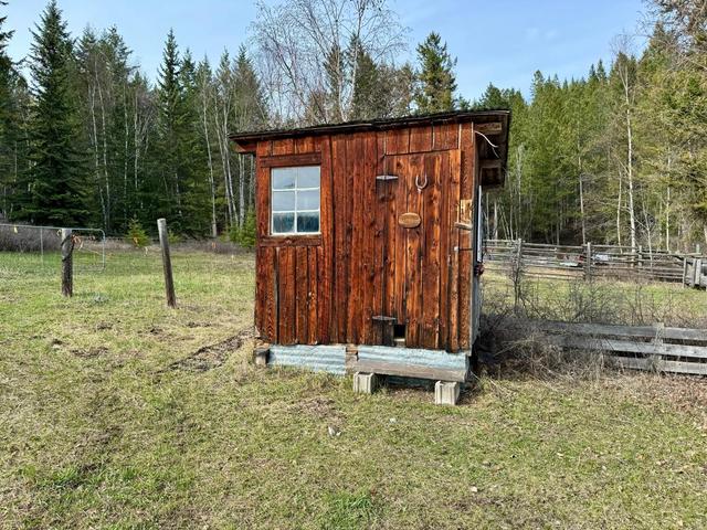 4423 Highway 95, House detached with 3 bedrooms, 2 bathrooms and null parking in Columbia Shuswap A BC | Image 42