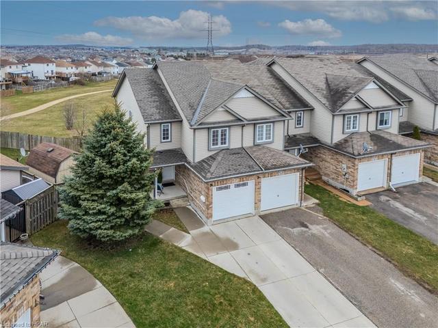27 Red Clover Crescent, House attached with 3 bedrooms, 2 bathrooms and 3 parking in Kitchener ON | Image 39