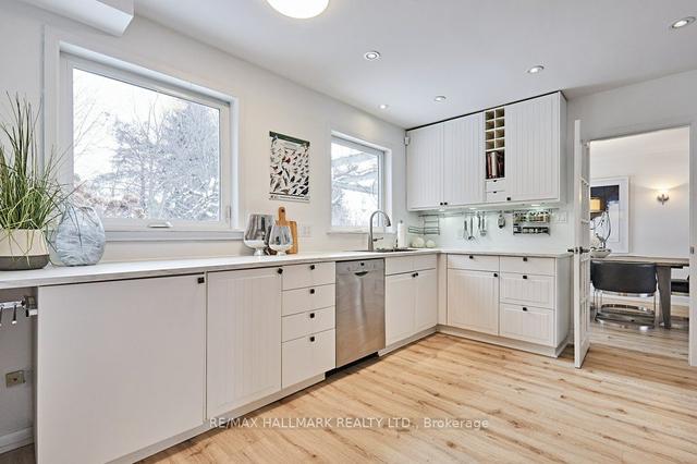 57 Clansman Blvd, House detached with 4 bedrooms, 3 bathrooms and 3 parking in Toronto ON | Image 2