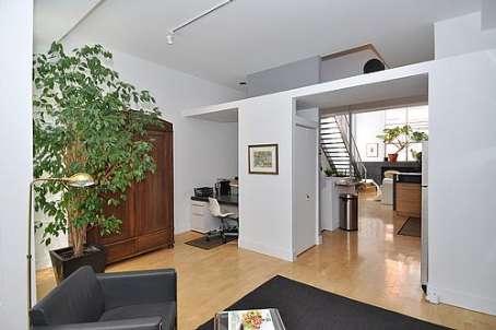 3 - 62 Claremont St, Condo with 2 bedrooms, 2 bathrooms and 1 parking in Toronto ON | Image 2