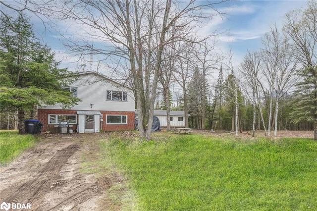 5450 11 Highway S, House detached with 4 bedrooms, 1 bathrooms and null parking in Oro Medonte ON | Image 1