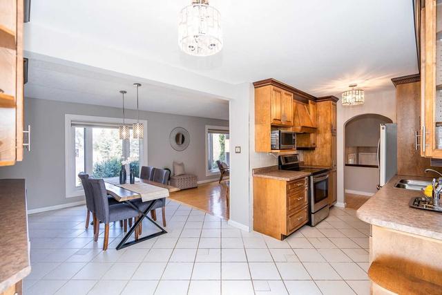 22 Holmes Dr, House detached with 3 bedrooms, 2 bathrooms and 8 parking in Caledon ON | Image 2