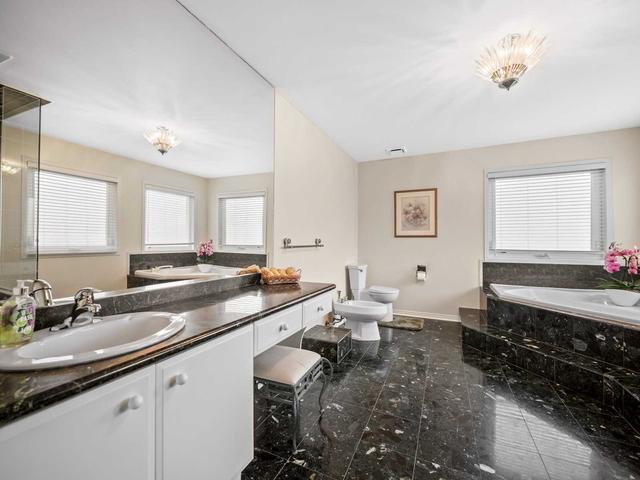 129 Theodore Pl, House detached with 4 bedrooms, 4 bathrooms and 6 parking in Vaughan ON | Image 13