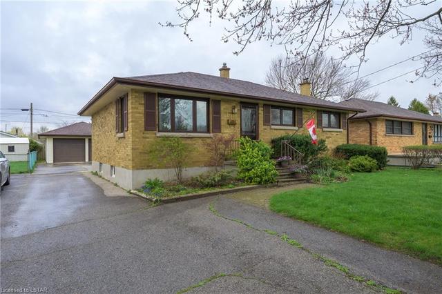 1910 Crystal Crescent, House detached with 3 bedrooms, 1 bathrooms and 5 parking in London ON | Image 3