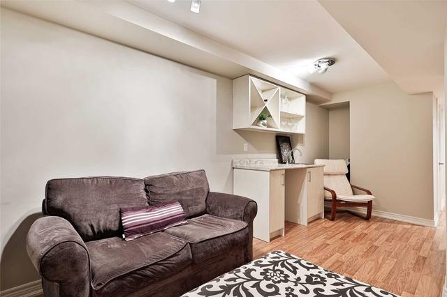 15 Louana Cres, Townhouse with 3 bedrooms, 3 bathrooms and 3 parking in Vaughan ON | Image 31