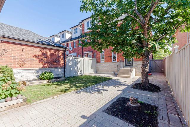 50 Baffin Crt, House attached with 3 bedrooms, 4 bathrooms and 3 parking in Richmond Hill ON | Image 33