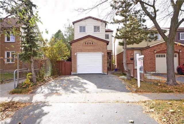 4044 Teakwood Dr, House detached with 3 bedrooms, 2 bathrooms and 2 parking in Mississauga ON | Image 1