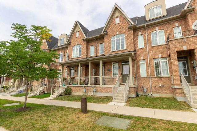 229 Isaac Devins Blvd, House attached with 3 bedrooms, 3 bathrooms and 1 parking in Toronto ON | Image 11