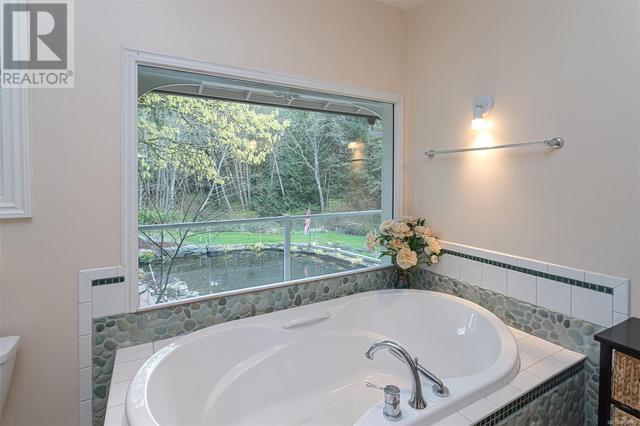 5058 West Saanich Rd, House detached with 3 bedrooms, 3 bathrooms and 8 parking in Saanich BC | Image 27