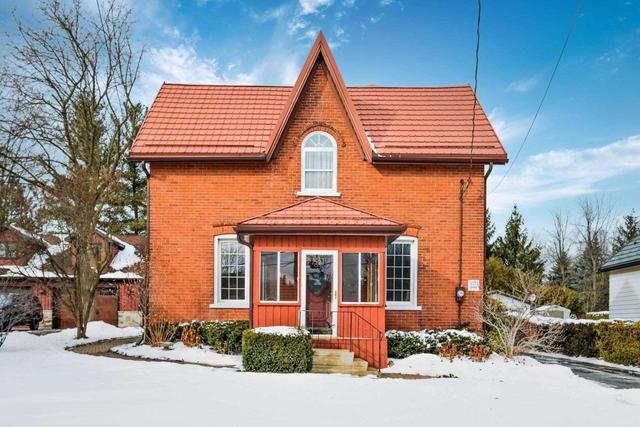 85 Campbell Ave W, House detached with 3 bedrooms, 2 bathrooms and 5 parking in Milton ON | Image 1