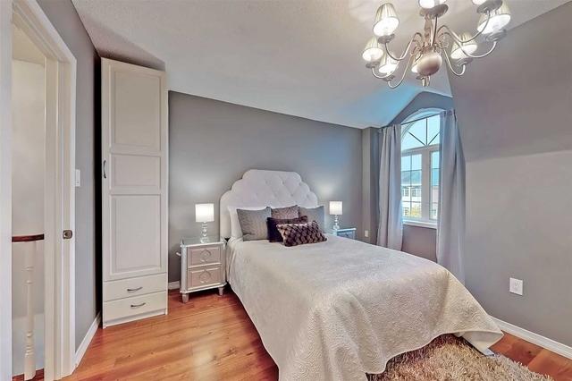 4 Guillet St, House attached with 3 bedrooms, 5 bathrooms and 2 parking in Toronto ON | Image 16