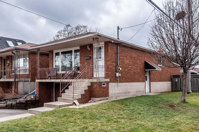 351 Tragina Ave N, House detached with 3 bedrooms, 2 bathrooms and 1 parking in Hamilton ON | Image 1