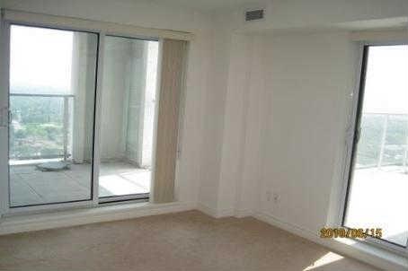 lph06 - 60 Town Centre Crt, Condo with 2 bedrooms, 2 bathrooms and 1 parking in Toronto ON | Image 6