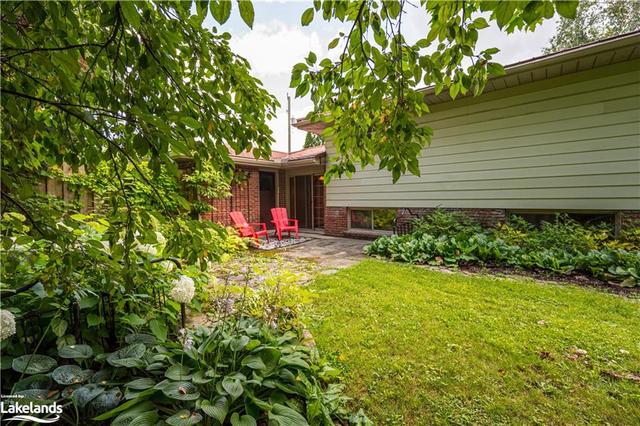 25 Forest View Drive, House detached with 3 bedrooms, 2 bathrooms and 5 parking in Huntsville ON | Image 17