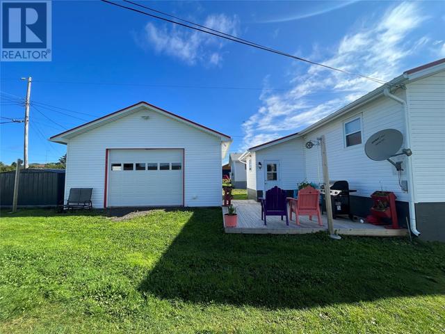 52 Hickman Street, House detached with 2 bedrooms, 2 bathrooms and null parking in Grand Bank NL | Image 9