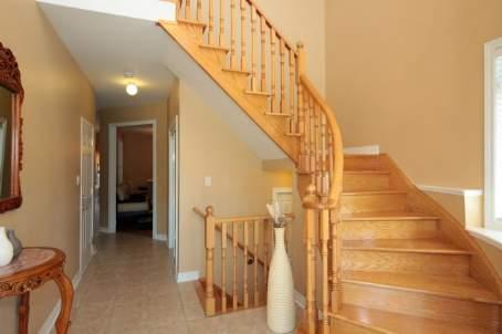 29 Catalpa Cres, House detached with 4 bedrooms, 4 bathrooms and 4 parking in Vaughan ON | Image 2