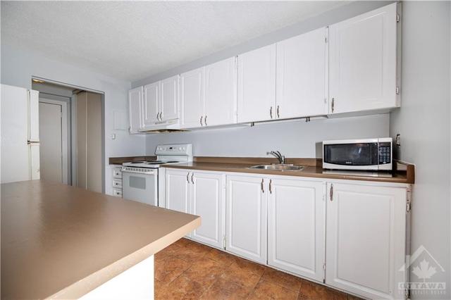 2 - 47 Sumac Street, Condo with 2 bedrooms, 1 bathrooms and 1 parking in Ottawa ON | Image 7